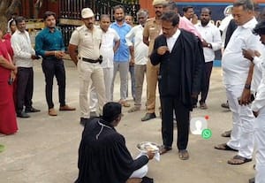  பிச்சை எடுக்கும் போராட்டத்தில் ஈடுபட்ட மாற்றுத்திறனாளி வழக்கறிஞரால் பரபரப்பு