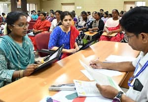 ஒரு வேலை.. 80 பேர் போட்டி! ஒப்பந்த பல் மருத்துவர் பணி; கலெக்டர் ஆபீசில் நேர்காணல்