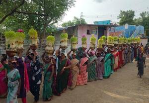 புத்தேந்தல் கோயிலில் முளைப்பாரி உற்ஸவம்