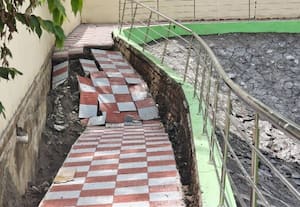  ரூ.28 லட்சத்தில் சீரமைத்த குளம் ஒரு நாள் மழைக்கே 'சர்வ நாசம்'