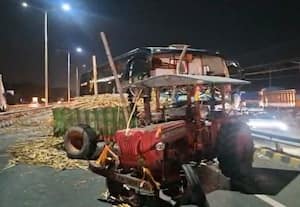  கரும்பு டிராக்டர் மீது ஆம்னி பஸ் மோதி விபத்து