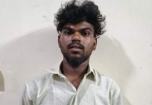  ரியல் எஸ்டேட் தரகரை வெட்டி கொலை செய்த வாலிபர் கைது 