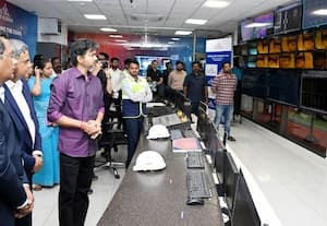  கண்ணாடி, கார் தொழிற்சாலைகள் பார்வையிட்டார் முதல்வர் விஜய்