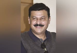  அமைச்சர் பதவி கிடைக்காதவர்கள் ராஜினாமா கர்நாடக காங்கிரசில் உட்கட்சி பூசல் உச்சம்