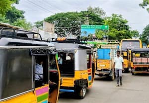 மானாமதுரையில் போக்குவரத்து நெரிசலுக்கு தீர்வு ﻿எப்போது; ரயில்வே கேட் அடிக்கடி மூடுவதால் பாலம் கட்டவும்