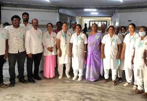  அரசு மருத்துவமனை செவிலியர்கள் கோரிக்கை பேட்ஜ் அணிந்து பணி