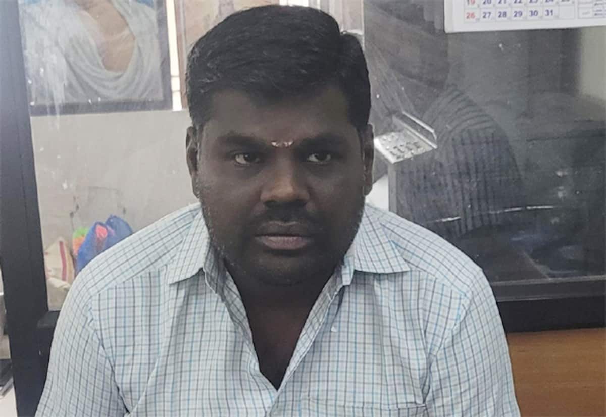 வெள்ளகோவில் துணை பிடிஓ செந்தில்குமார் லஞ்சம் வாங்கியதாக கைது