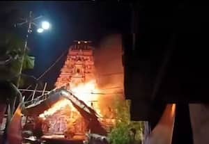  பட்டாசு வெடித்து கோவில் பந்தல் தீப்பிடித்தது