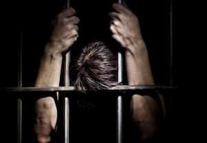  கடன் மோசடி: வங்கி அதிகாரிகள் உட்பட 8 பேருக்கு 10 ஆண்டு சிறை