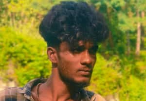  வாலிபரை கத்தியால் குத்தி கொன்று வீடியோ எடுத்த நண்பர்களுக்கு வலை