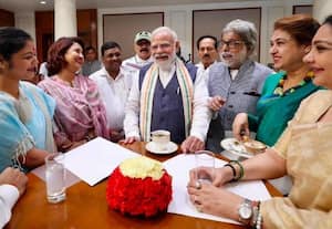 'கவலைப்படாதீங்க... நான் உங்களுடன் இருக்கிறேன்': கட்சி மாறிய எம்.பி.,க்களுக்கு பிரதமர் மோடி ஊக்கம்