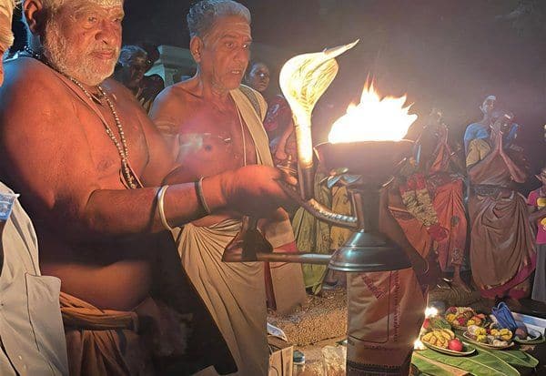  உலக நன்மைக்காக நாக தீப வழிபாடு கன்னி, சுமங்கலி பூஜை நடந்தது