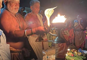  உலக நன்மைக்காக நாக தீப வழிபாடு கன்னி, சுமங்கலி பூஜை நடந்தது