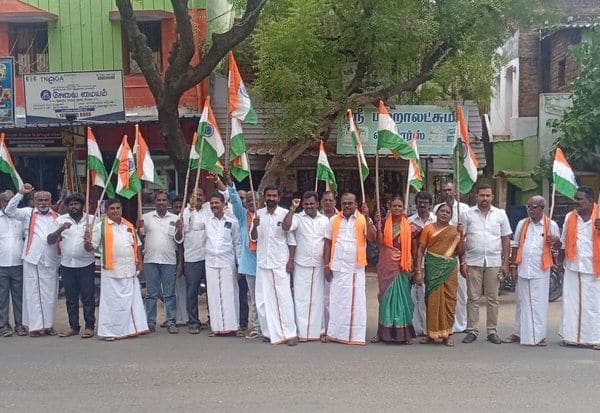  பா.ஜ., தேசியக்கொடி ஏந்தி ஊர்வலம்