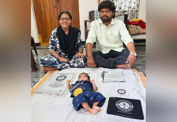  பிறந்து 5 நாளில் ஆதார் பதிவு கின்னஸ் புத்தகத்தில் இடம்