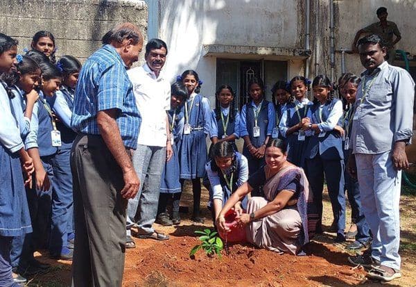  பசுமை பாதுகாப்பில் விவேகானந்தா கல்வி அறக்கட்டளை