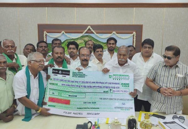நெல் சாகுபடி ஊக்க தொகை காசோலை முதல்வர், விவசாயிகளிடம் வழங்கல்