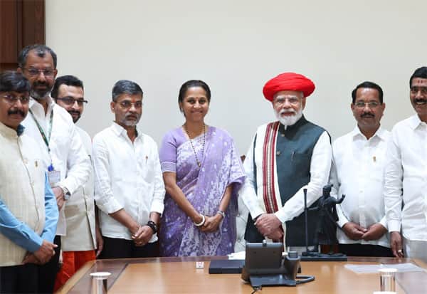 பிரதமர் மோடியுடன் சரத்பவார் மகள் சந்திப்பு: காரணம் என்ன?