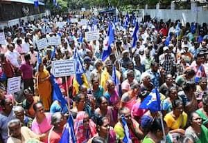 வேலை நிறுத்தத்தால் காசிமேடு மீன்பிடி துறைமுகம்﻿ வெறிச்சோடியது! சிறைபிடித்த படகுகளை விடுவிக்காததால் அதிருப்தி