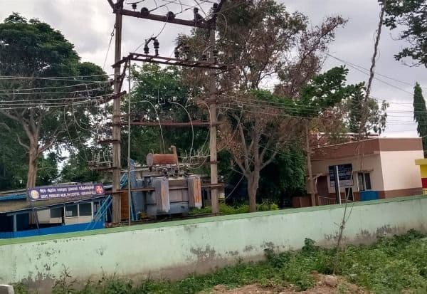  மருத்துவ நிலையத்திற்கு கூடுதல் கட்டடம் கட்ட தனியார் முன்வந்தும் தடை செய்யும் மின்வாரியம்