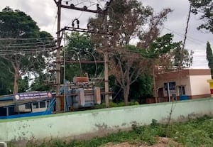  மருத்துவ நிலையத்திற்கு கூடுதல் கட்டடம் கட்ட தனியார் முன்வந்தும் தடை செய்யும் மின்வாரியம்