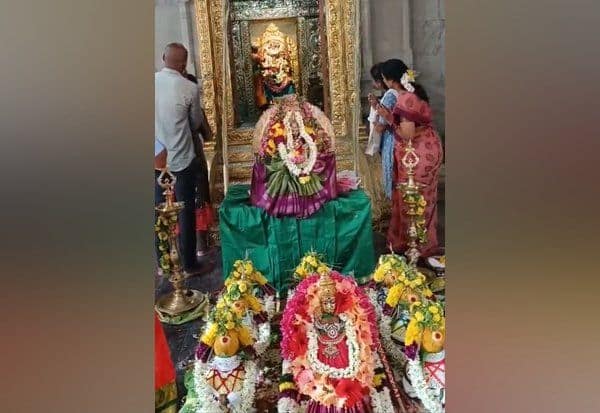 ஆடி அமாவாசையை ஒட்டி கோவில்களில் சிறப்பு பூஜை