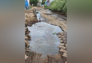  குட்டிகரடு தெருவில் தேங்கும் கழிவுநீர்