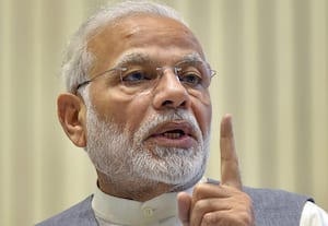 குறுக்கு வழியில் முன்னேற நினைத்தால் பாதியிலேயே பயணம் முடிந்துவிடும்: இளைஞர்களுக்கு பிரதமர் அட்வைஸ்