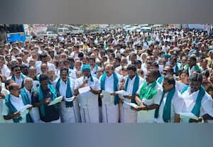 விவசாயிகளுக்காக அ.தி.மு.க., ஆர்ப்பாட்டம் பயிர்க்கடனை ரத்துசெய்யக்கோரி முழக்கம்
