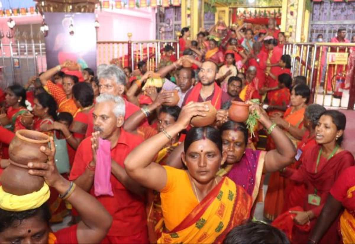 ஆதிபராசக்தி சித்தர் பீடத்தில் ஆடிப்பூர விழா கோலாகலம்