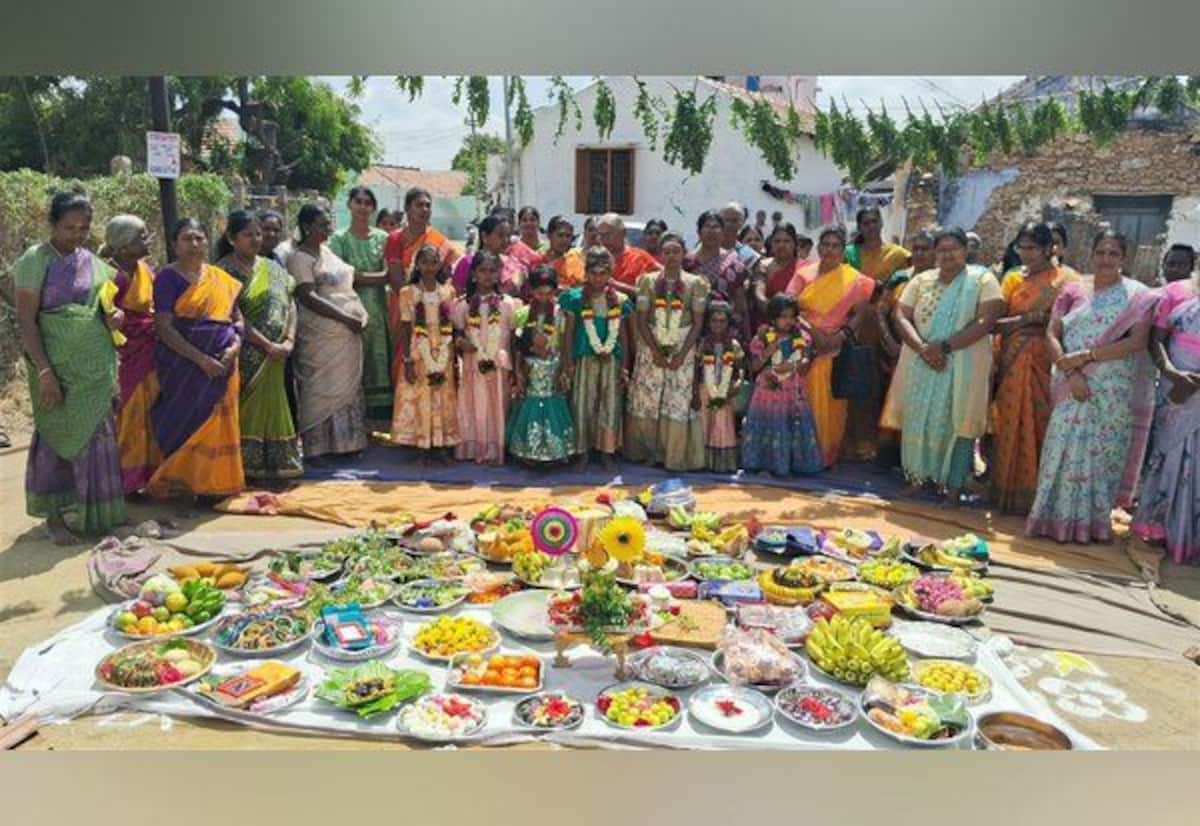 பாரம்பரியம் பின்பற்றும் கிராமம் சீர்‌வரிசையுடன் அம்மன் வழிபாடு