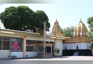  குருவழி ஒளிரும் கவுமார பேரொளி சிரவையாதீனத்தின் நான்கு குரு முதல்வர்கள்