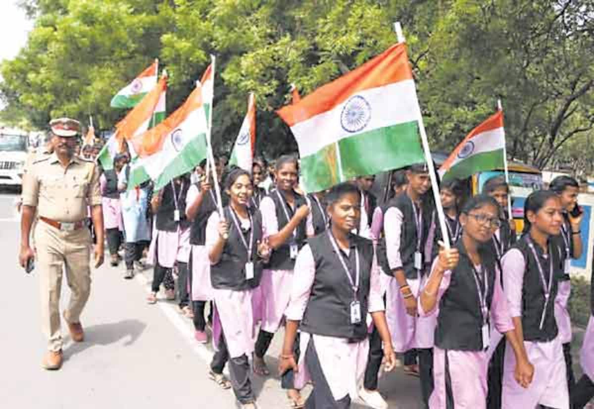 துாய்மை பாரத விழிப்புணர்வு பேரணி
