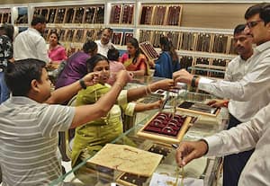 வார இறுதி நாளில் தங்கம் விலை சற்று அதிகரிப்பு; சவரனுக்கு ரூ.160 உயர்வு