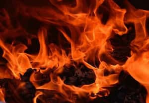 டீக்கடையில் சிலிண்டர் வெடித்து தீ விபத்து: பலி எண்ணிக்கை 3 ஆக உயர்வு