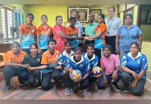  மண்டல அளவிலான கைப்பந்து பச்சையப்பன் கல்லுாரி சாம்பியன்