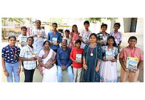 பேனா பிடித்த வண்ணப்பூக்கள் மலரும் 22 குட்டி எழுத்தாளர்கள்