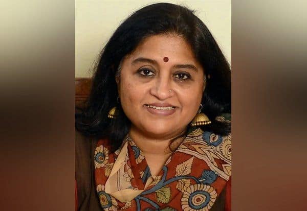  ஆடை வடிவமைப்பில் அசத்தும் லதா புட்டண்ணா