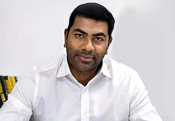 முதல்வரை அமைச்சர் அவமதிக்கலாமா?