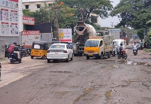  திருமுடிவாக்கம் தொழிற்பேட்டையில் மோசமான சாலையால் தொழில் பாதிப்பு