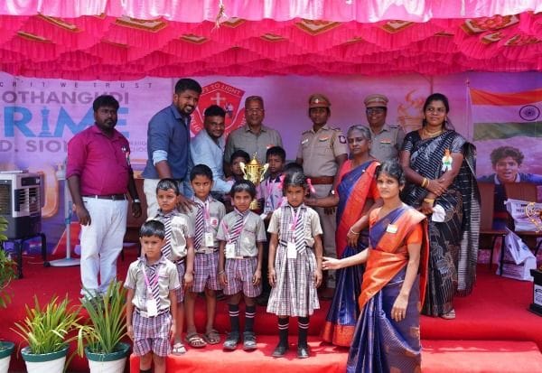 எஸ்.டி.சீயோன் பள்ளியில் சுதந்திர தின விழா