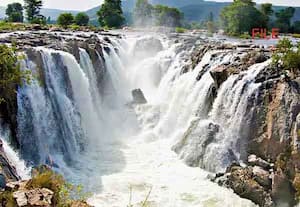 ஒகேனக்கல்லுக்கு நீர்வரத்து 12,500 கனஅடியாக அதிகரிப்பு; பரிசல் இயக்கத் தடை நீட்டிப்பு