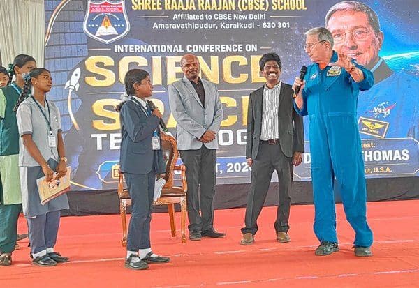  20 ஆண்டுகளில் மனிதர்கள் செவ்வாய் கிரகத்தில் கால் வைப்பார்கள்