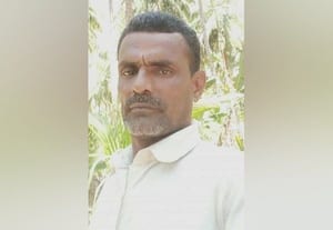  டூவீலர் மீது  பஸ் மோதி ஒருவர் பலி