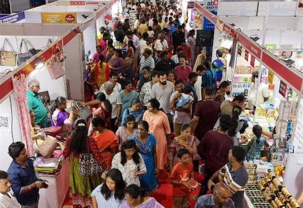 'தினமலர்' ஸ்மார்ட் ஷாப்பர்ஸ் இனிதே நிறைவடைந்தது! குடும்பம் குடும்பமாக வந்து பொருட்கள் வாங்கிய மக்கள்