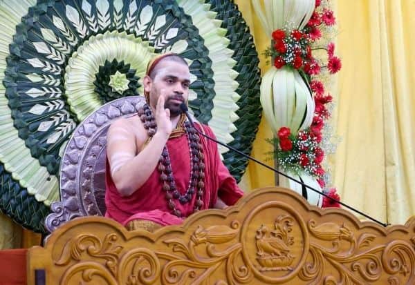  'உலகமே மாயை என்பது சரியல்ல' : பிறந்தநாள் விழாவில் சிருங்கேரி சந்நிதானம் அருளுரை