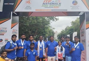  தேசிய பாரா டிரையத்லான் போட்டியில் பதக்கம் வென்று அசத்திய தமிழகம்