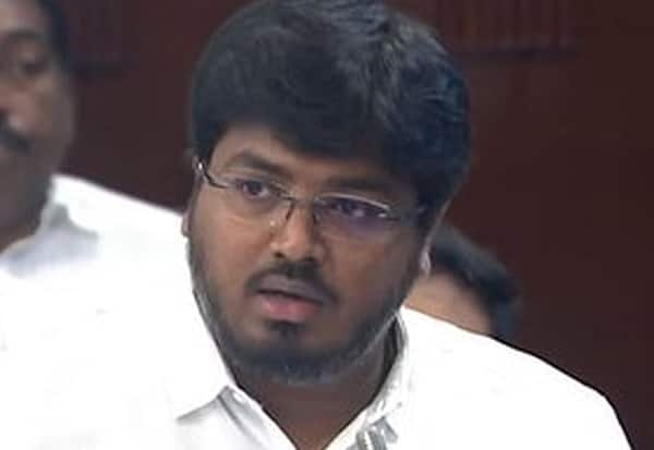  மக்கள் வசிக்காத இடத்தில் ரூ.15 கோடியில் விளையாட்டு மைதானம் கட்டிய தி.மு.க., அரசு: அமைச்சர் ராஜிவ் குற்றச்சாட்டு