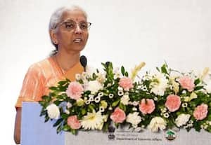 அரசு வங்கிகள் இளம் தலைமுறையினர் மீது கவனம் செலுத்த வேண்டும்; நிர்மலா சீதாராமன்