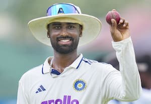 ஜோராக வென்றது இந்தியா * சுதார் சுழலில் சுருண்டது இலங்கை